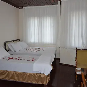  Aparthotel Reyna